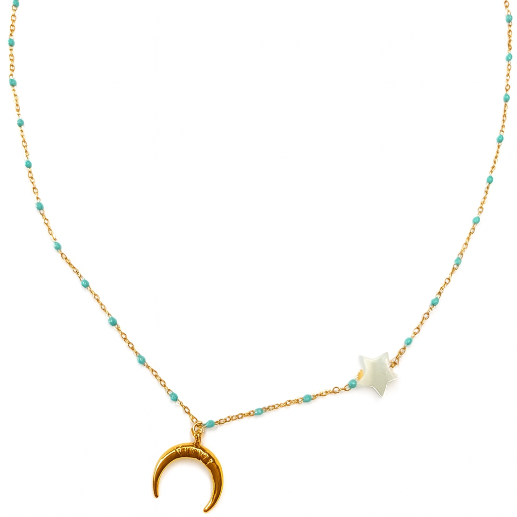 Collier Stella Luna Doré avec pendentif lune dorée et étoile nacrée sur chaîne fine dorée et perles turquoise.