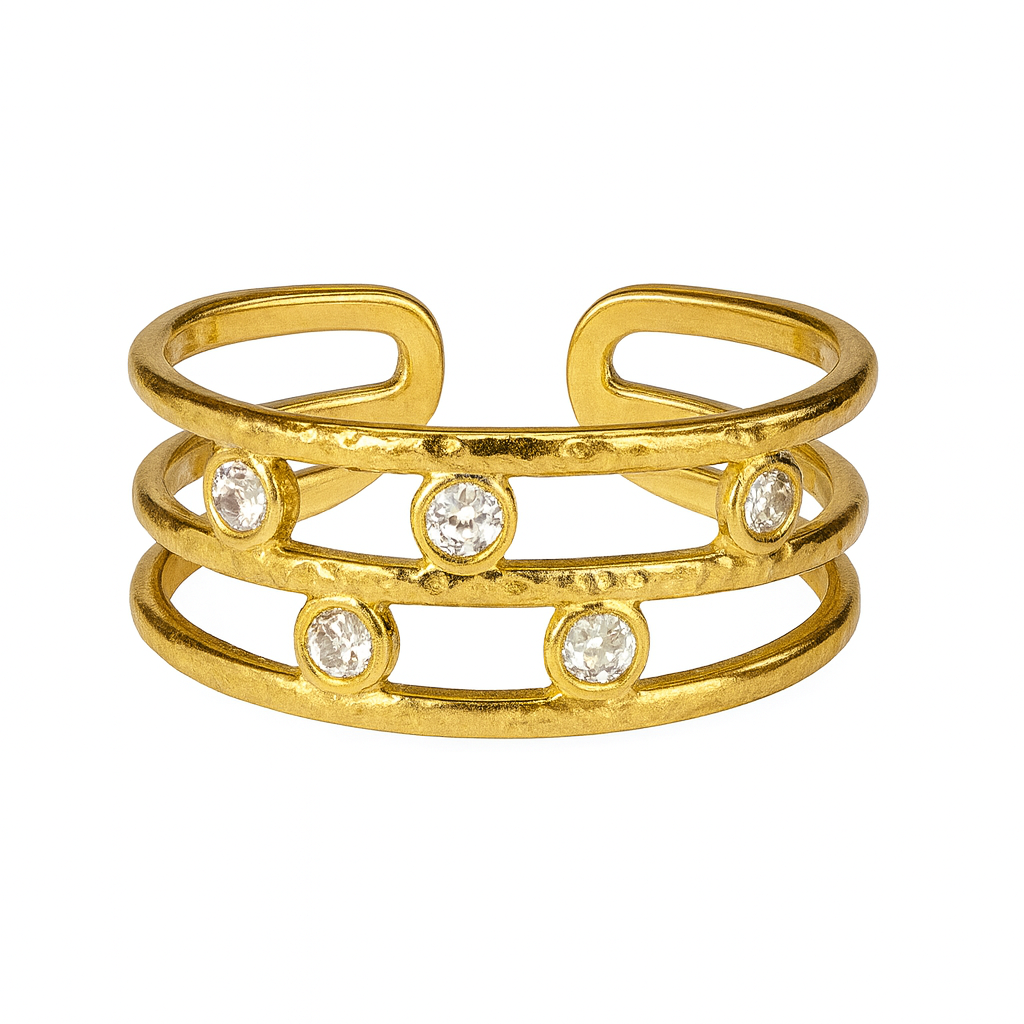 Bague dorée en acier inoxydable à trois anneaux sertie de zirconiums ronds, bijou élégant et raffiné pour femme.