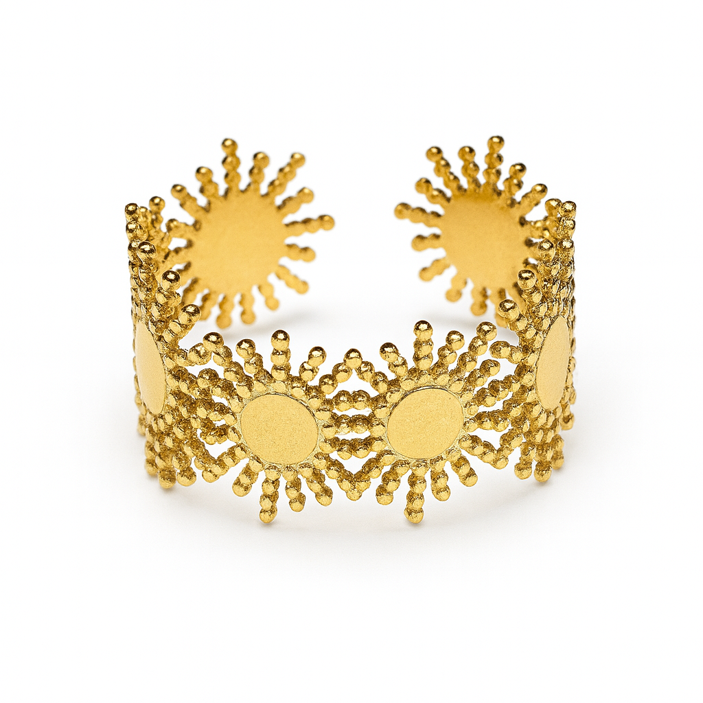 Bague Soleil Doré ajustable en métal doré à motif soleil, style bohème chic pour femme.