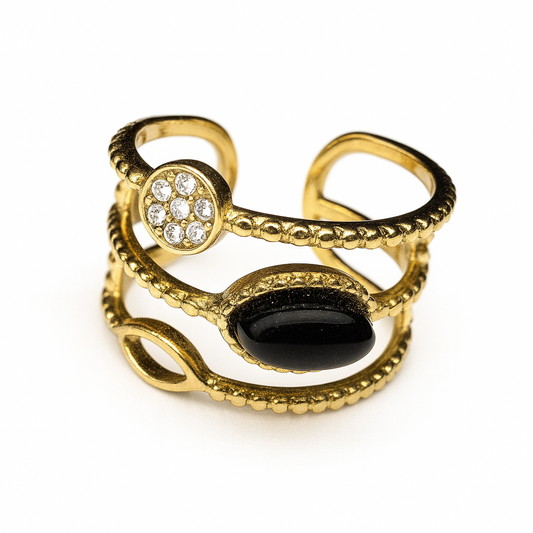 Bague Nuit Dorée dorée ajustable avec onyx noir ovale et zircons brillants pour femme.