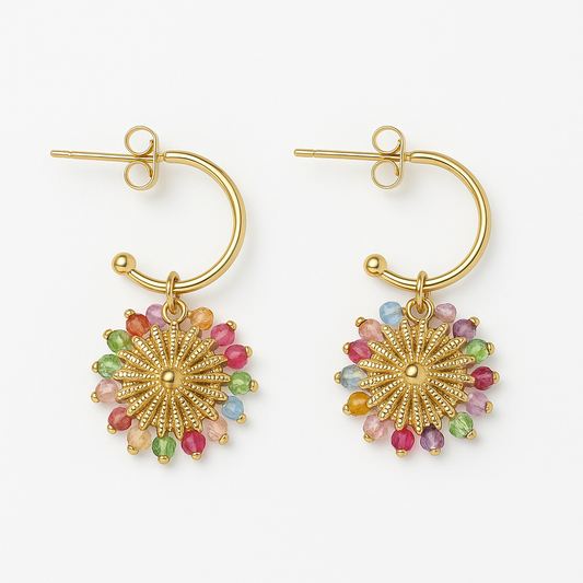 Boucles d'oreilles Fleuria en acier inoxydable doré avec perles colorées, élégantes et résistantes à l'eau. Bijou hypoallergénique, idéal pour un look raffiné et moderne.