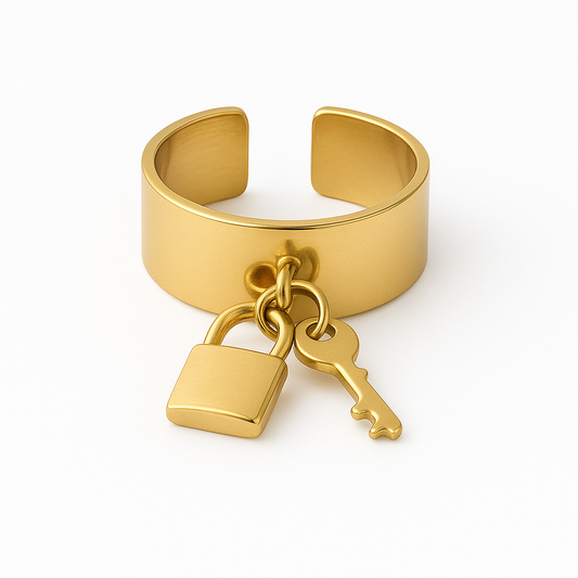 Bague dorée ajustable avec pendentif cadenas et clé en acier inoxydable

