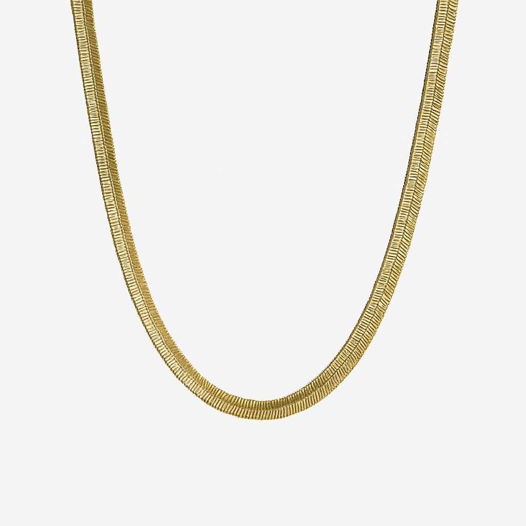 Collier Snake Chain en acier inoxydable doré, chaîne serpent lisse et brillante, bijou minimaliste et raffiné, hypoallergénique et résistant à l'eau.